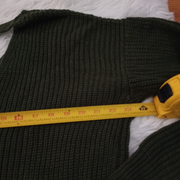 Love by designe womans olive green sweater sz L - Picture 14 of 16